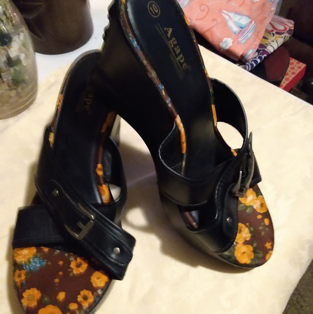 Agape Wedges